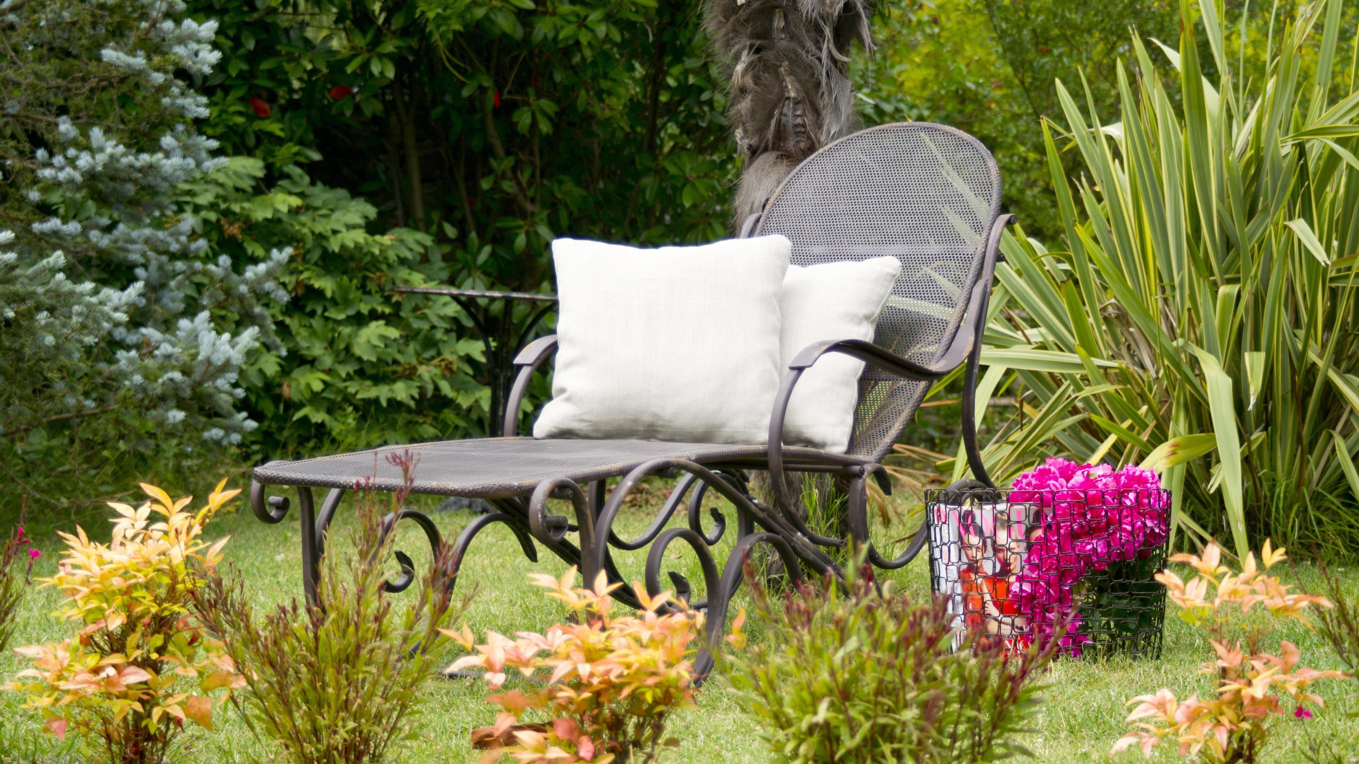 Any Resolution Any Geometry: From Multi-View To Multi-Patch